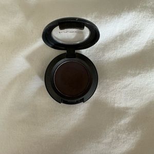 Mac Signed Sealed matte eyeshadow